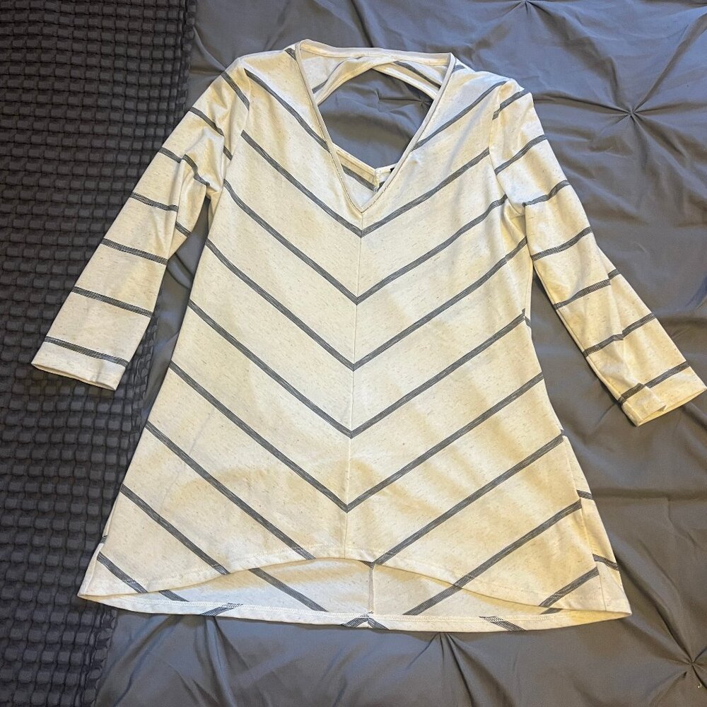 White House Black Market Size XS Shirt